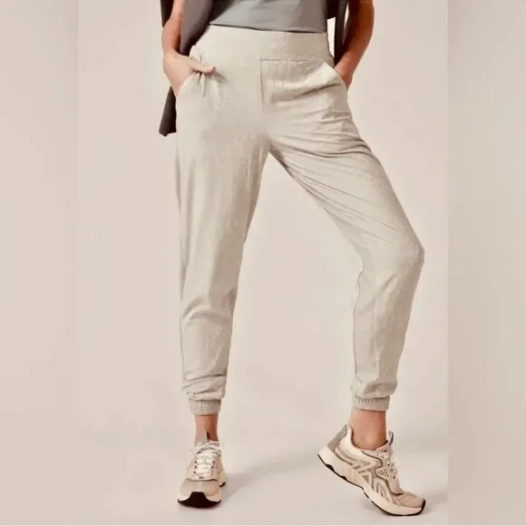 Athleta Brooklyn Textured Jogger in Cream Size 18 - Picture 1 of 16